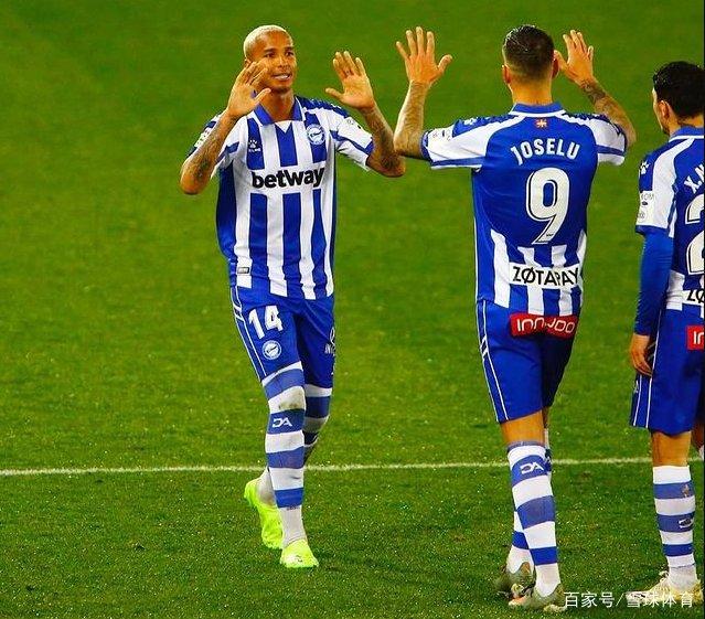 爱游戏体育app下载-深圳男篮训练开放日，转会期止住颓势引欢呼，西甲在即，年轻球员得到机会的简单介绍-爱游戏体育app下载